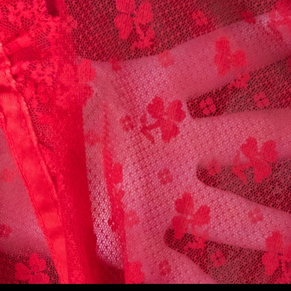Red Lace button down blouse - Picture 4 of 6